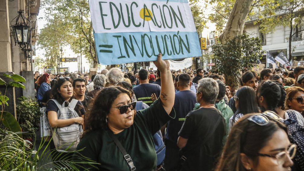 Universitariios van a paro nacional contra el veto total de Milei a la ley de financiamiento