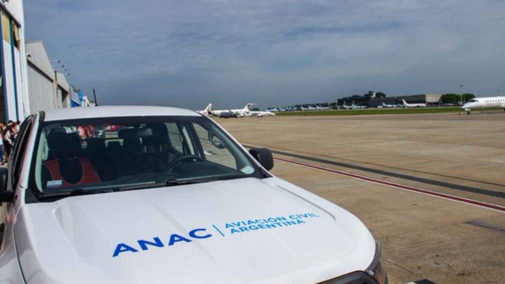 Trabajadores de la ANAC ATE paralizan 27 aeropuertos en protesta contra despidos en el sector 