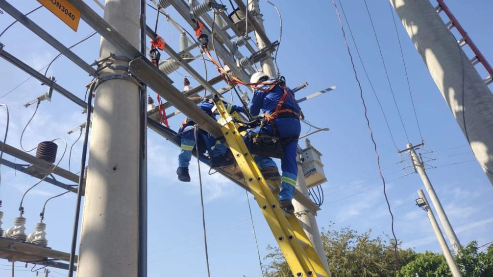 Colombia suspendió la exportación de energía eléctrica a Ecuador, en medio de los apagones masivos