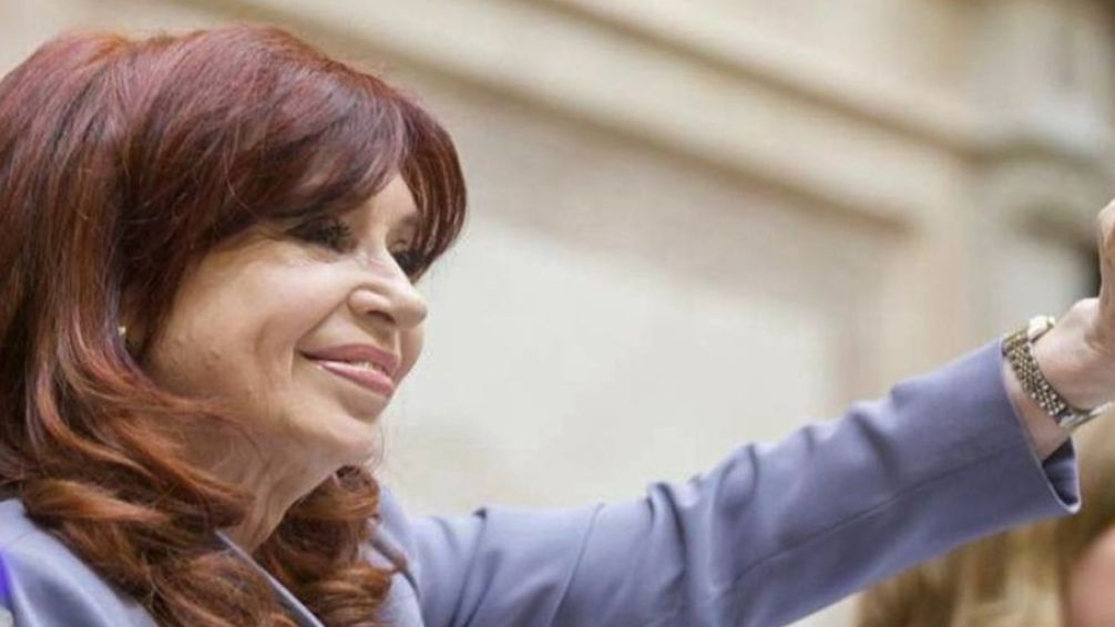 Cristina Kirchner reapareció y convocó a la Marcha Universitaria en contra de las medidas de ajuste