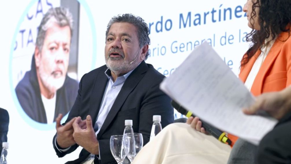Gerardo Martínez en la mira: defiende el diálogo con el gobierno en medio del ataque que sufren  los trabajadores