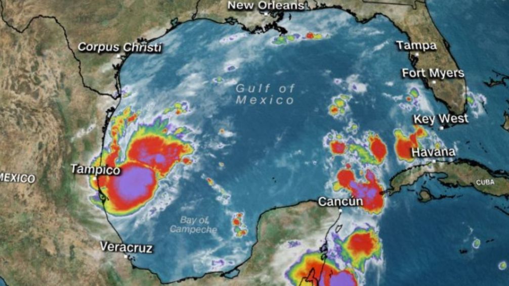 Declaran la emergencia en 35 condados por la llegada de la tormenta tropical Milton