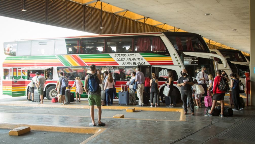 El Gobierno anunciará la desregulación de los servicios de transporte automotor de pasajeros de media y larga distancia