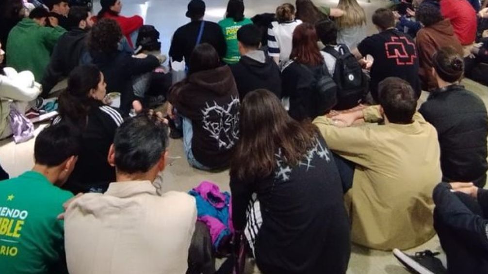 ¿Docentes y Estudiantes están dando la lucha que la CGT no da?