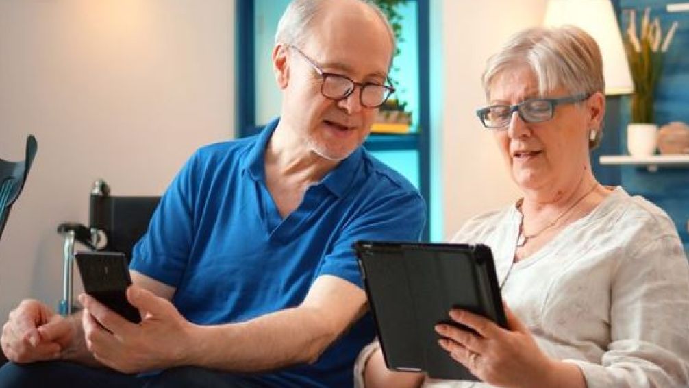Adultos mayores en redes sociales: mucho más que dulces abuelitos