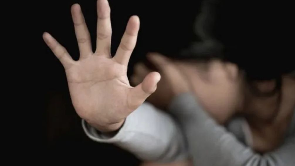 Una pareja fue acusada en Morón por abuso sexual contra su hija menor de edad