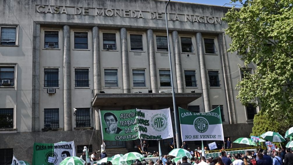 ATE niega que haya 50 mil despidos en el Estado como celebró Milei ante empresarios 