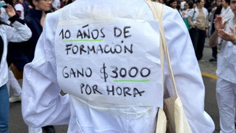 Más despidos en el Hospital Posadas: motosierra y sangría de la Salud Pública