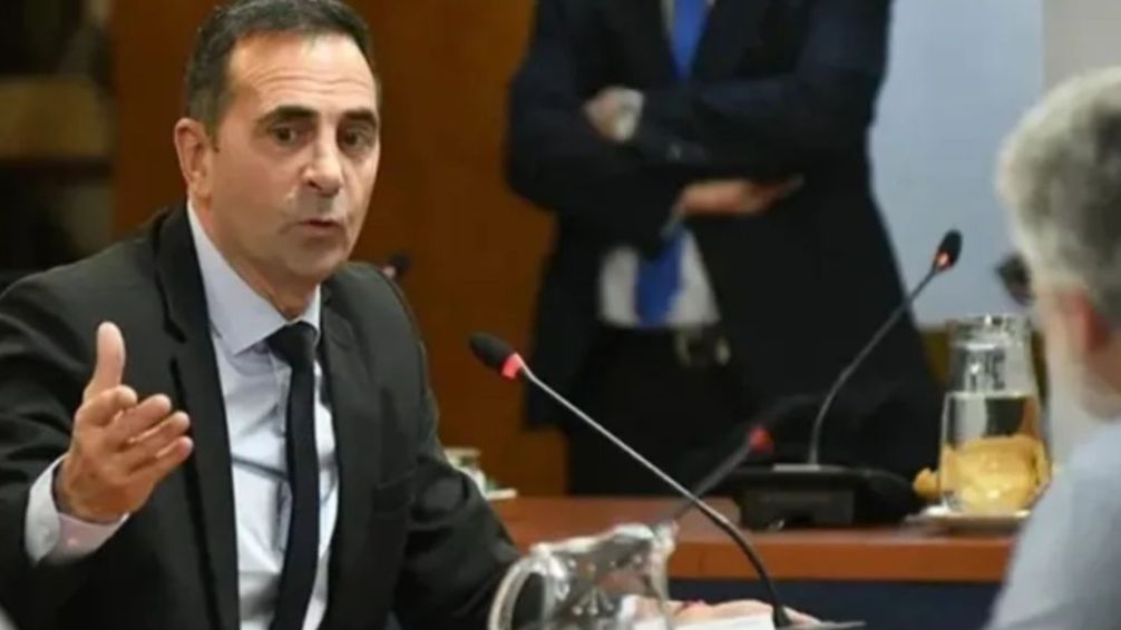 El Gobierno inaugurará la "mesa tripartita" para revisar la prohibición de bloqueos sindicales