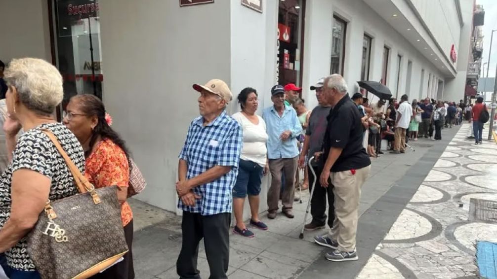 México reduce la edad para acceder a la pensión de adultos mayores