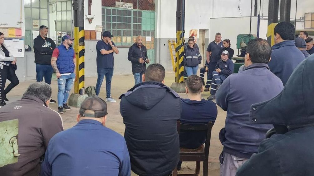 Despidos y vacimiento en Fabricaciones militares en Rosario y Cordoba