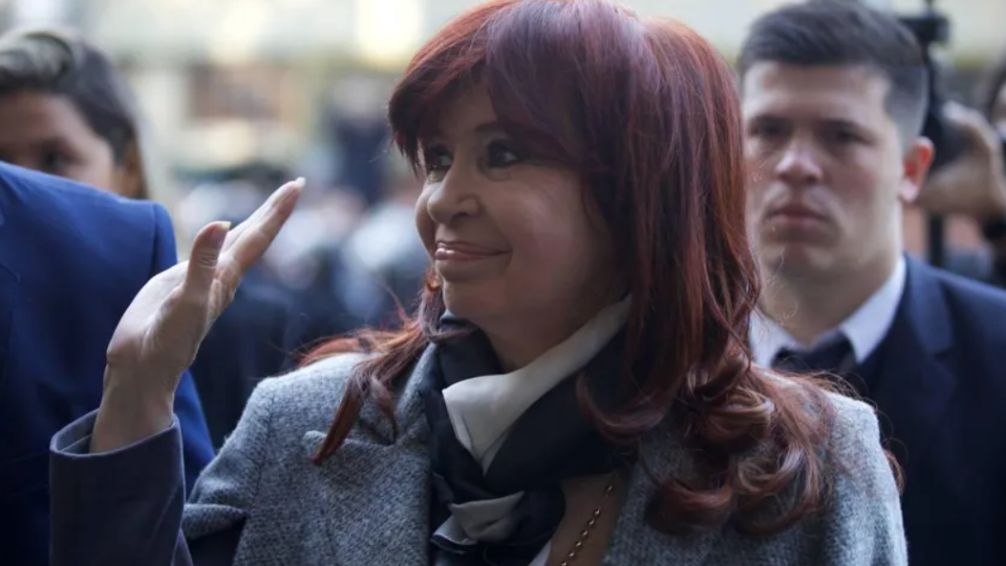 Cristina Kirchner estará presente esta noche en La Plata y podría producirse una foto con Kicillof 