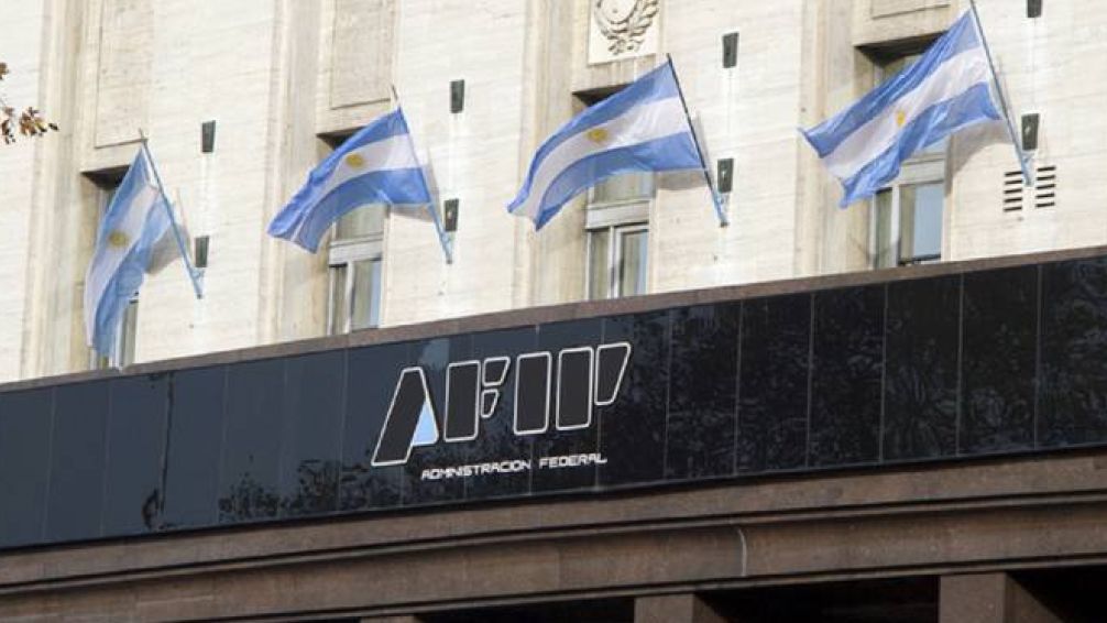 Un empleado de AFIP se tiró de un noveno piso y sobrevivió de milagro