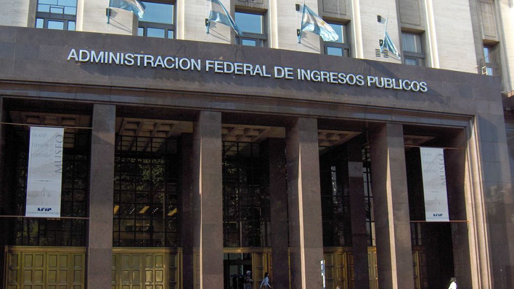 Ya es oficial: el Gobierno disuelve la AFIP y crea la Agencia de Recaudación y Control Aduanero (ARCA)