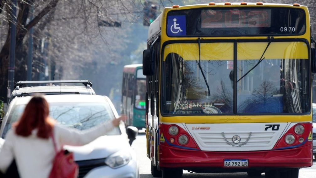 ¿Cuáles son las líneas de colectivos que no operarán el próximo jueves en el AMBA?