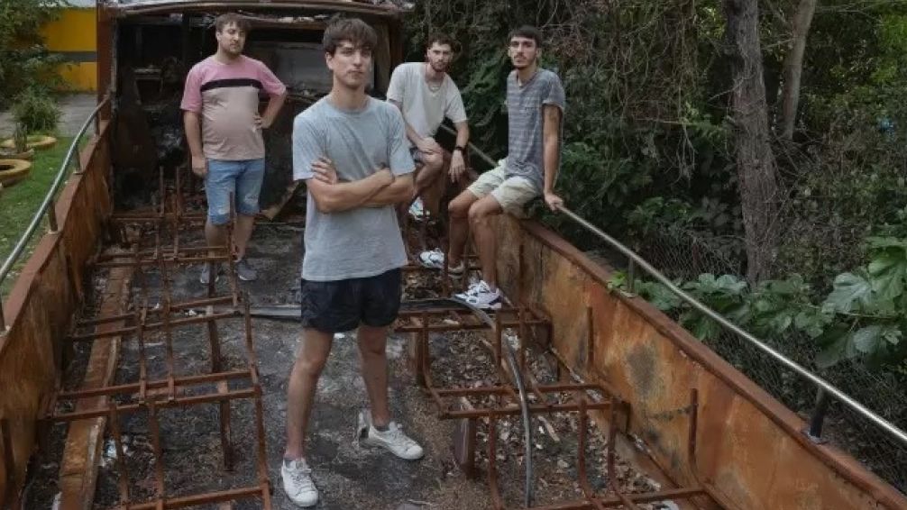 Buendía es una banda de rock-pop de La Plata (Argentina) conformada por Pablo Agüero, Martín Costantini, Tili Duartez, y Antü Fernández, activa desde el 2016.