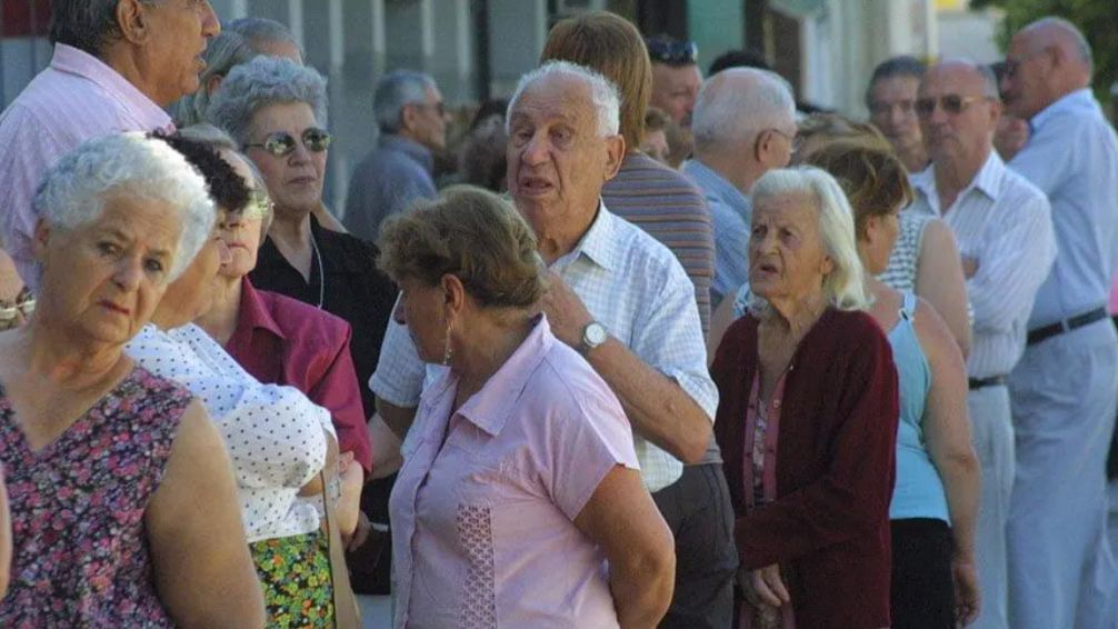 Habrá un aumento en las jubilaciones y las asignaciones 