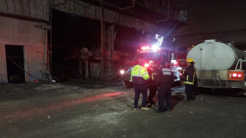 Explosión en planta siderúrgica dejó al menos 12 muertos
