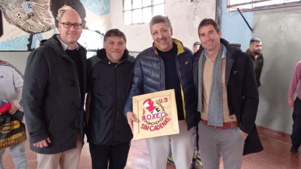 Un ex campeón mundial de boxeo brindó una charla motivacional en una cárcel bonaerense de La Plata