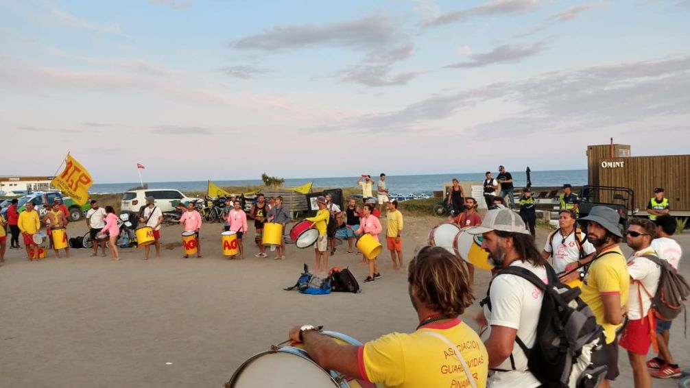 Peligra la temporada de verano en Pinamar por conflicto laboral entre guardavidas y el municipio