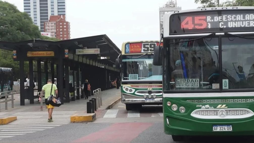 ¿Se cae el acuerdo entre las empresas de colectivos y el Gobierno?
