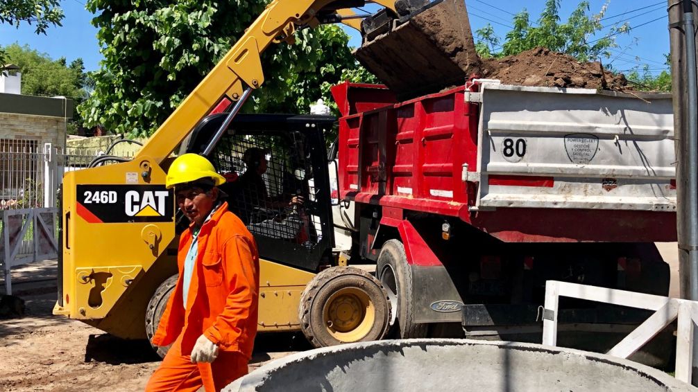 Continúan las obras de extensión de la red cloacal en José C Paz