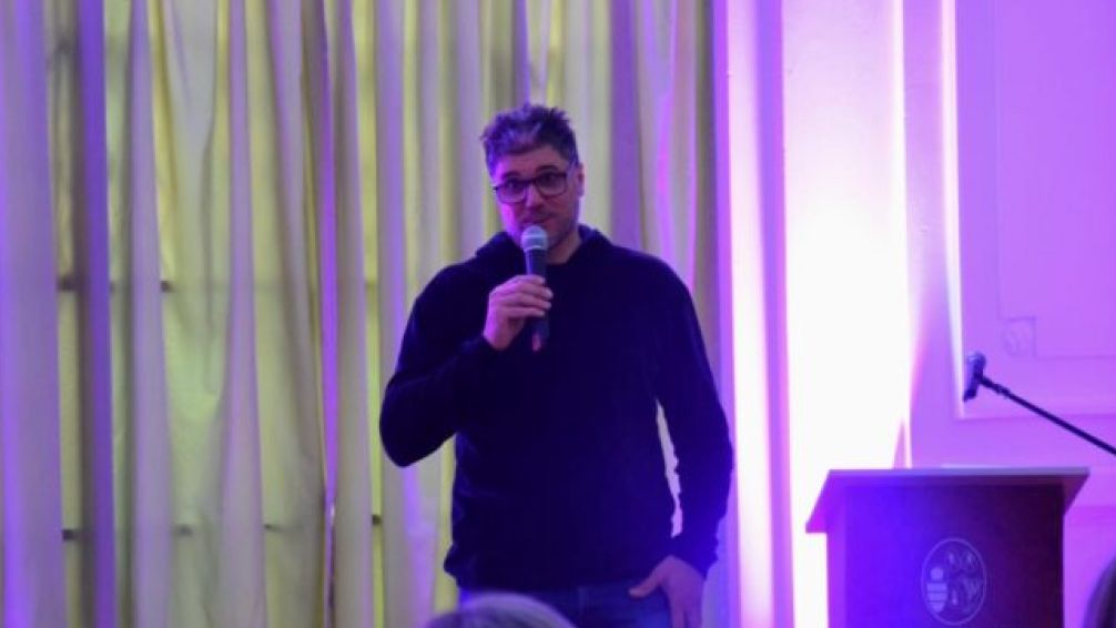 Juan Antonio Abdala disertó sobre adicciones en el Salón Blanco Municipal