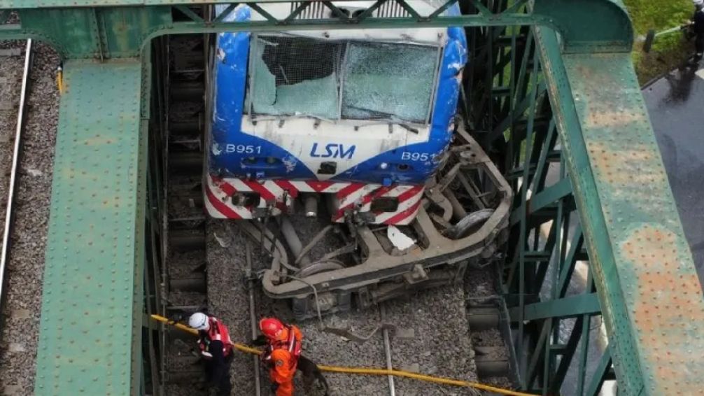 Procesaron a seis trabajadores ferroviarios por el choque de los trenes de la línea San Martín en Palermo