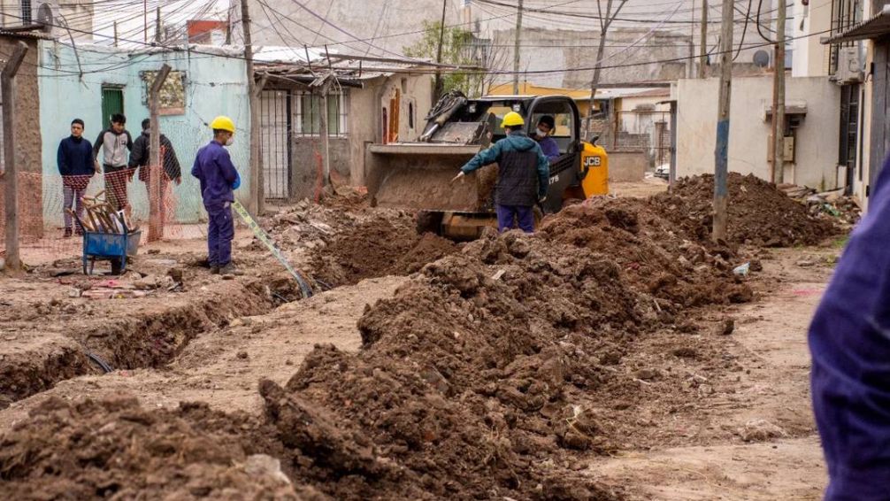Obras. Personal del ENOHSA desarrollando uno de sus proyectos.
