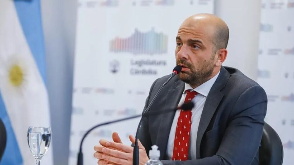 El Gobierno insiste en la privatización total de Aerolíneas Argentinas tras acuerdo gremial