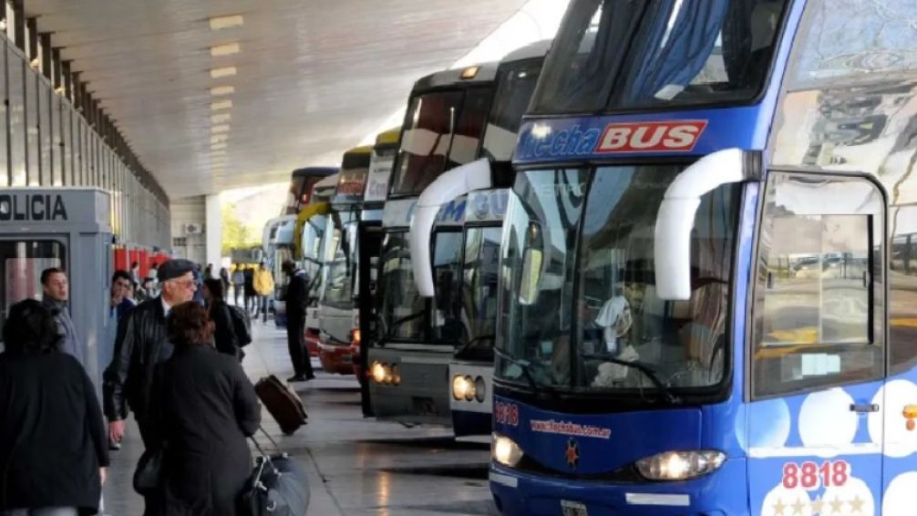 El gobierno bonaerense aprobó un incremento del 37,5% en las tarifas de los micros de larga distancia