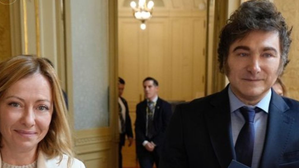 Polémica en Argentina por el decreto presidencial que convierte los feriados Puente de 2025 en días no laborables