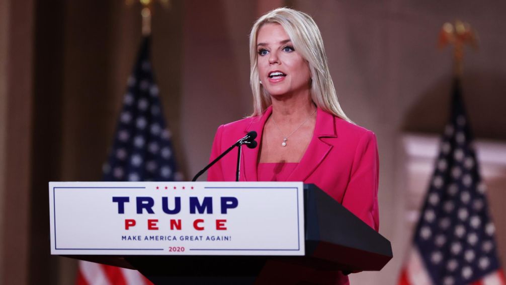 ¿Quién es Pam Bondi?: la fiscal general elegida por Donald Trump