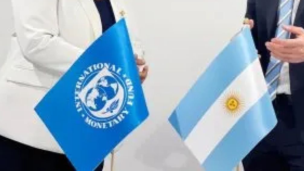 Argentina: el Gobierno avanza por un nuevo préstamo de 15 mil millones de dólares con el FMI
