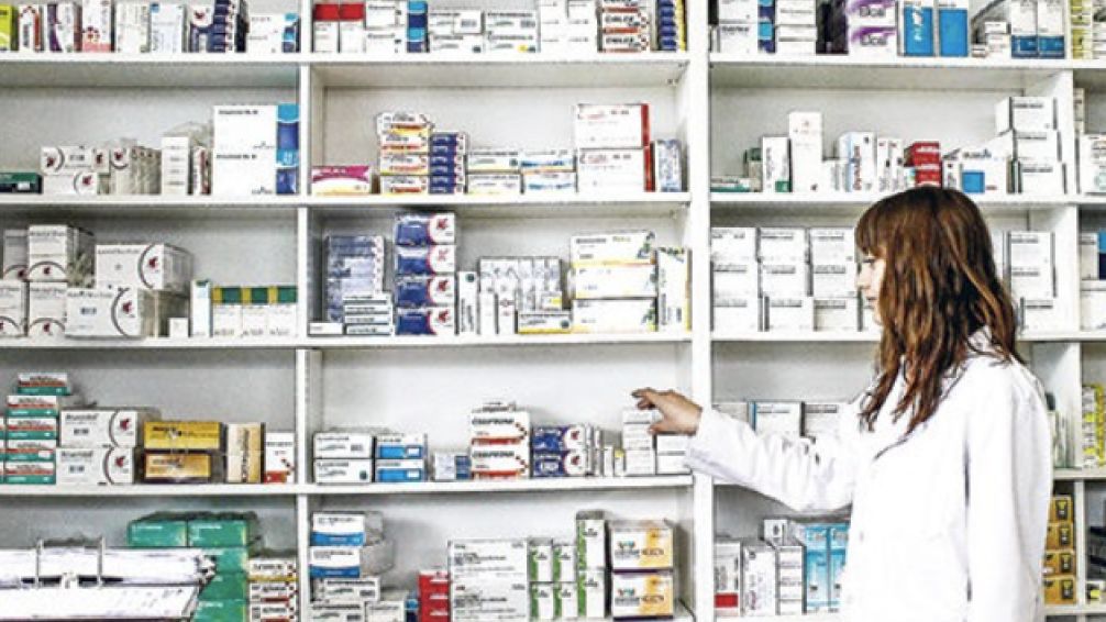 El Colegio de Farmacéuticos de la Provincia rechazó un decreto presidencial 