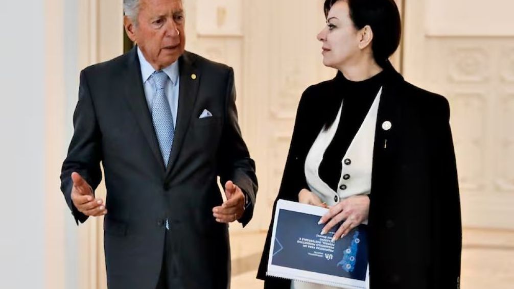 El gobierno de Milei asegura a la UIA que profundizará la reforma laboral en 2024
