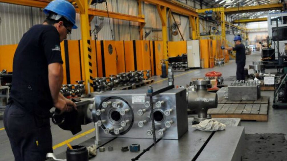 Crisis industrial en Argentina: 120.000 empleos perdidos y más de 2.300 empresas cerradas desde la llegada de Milei