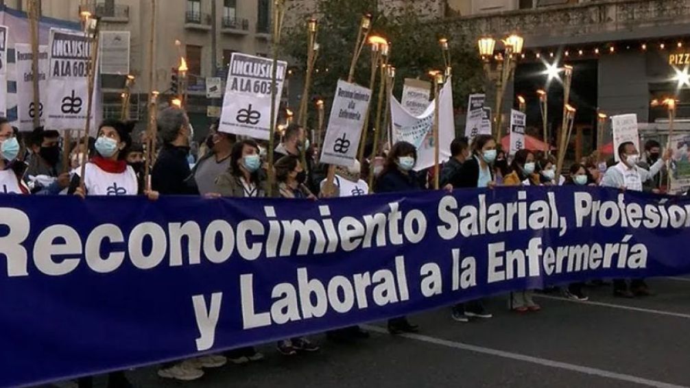  Enfermeras presionan a la UCR para cumplir compromiso de reconocimiento profesional