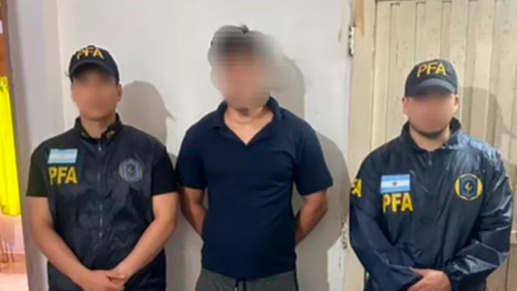 Morón: Allanan vivienda de un agente de la Policía Federal por presunto vínculo con material de abuso infantil