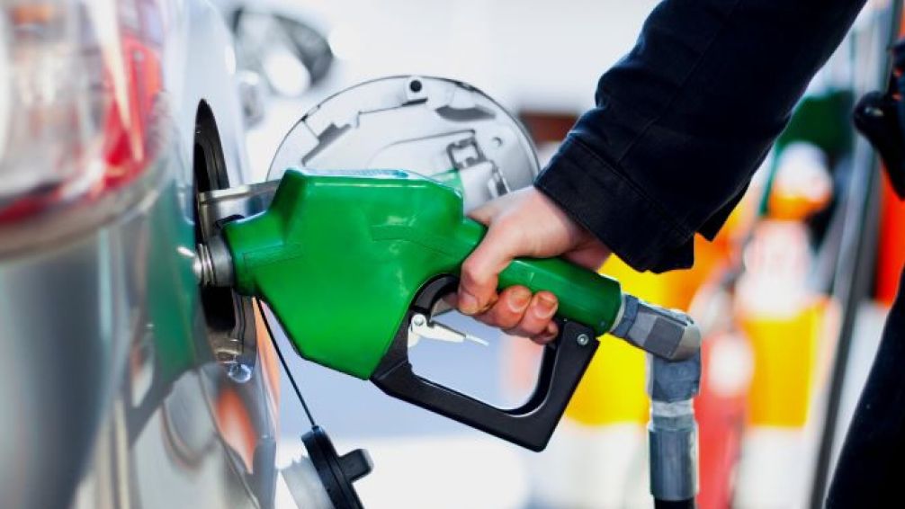 Aumenta el precio de los combustibles en diciembre: Se espera una suba promedio de 3%
