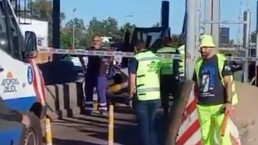 Siniestro vial en Panamericana: un hombre murió tras atravesar su auto contra una cabina de peaje