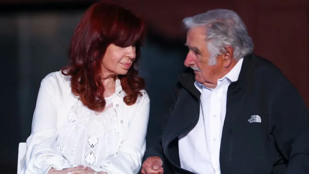 Pepe Mujica se disculpó por llamar 'vieja' a Cristina Kirchner y aseguró que le duele 'mucho' la situación del país