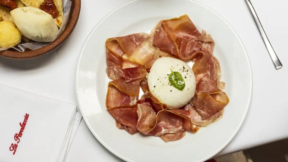 La Parolaccia: el secreto italiano de Belgrano que conquista con pasta y tiramisú