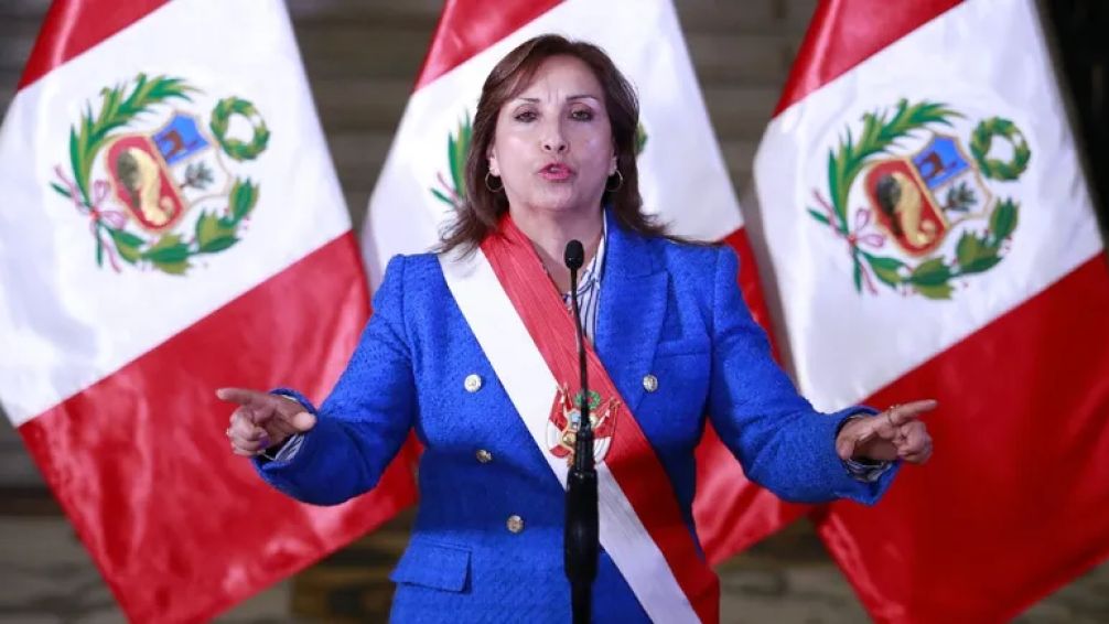 Perú: Boluarte al borde de la destitución tras someterse a cirugía secreta de nariz