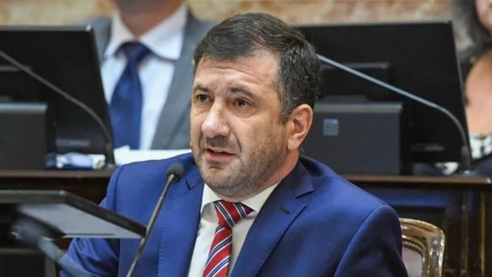 Escándalo: detuvieron a un senador aliado de Milei con 200 mil dólares sin declarar en Paraguay