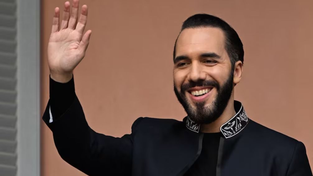 Subió el bitcoin y festeja Bukele: las reservas de El Salvador crecieron un 127%