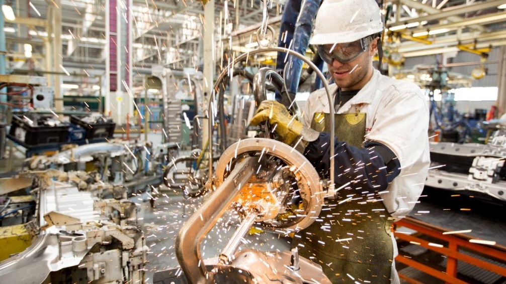 Crisis económica: la industria se derrumbó un 11,6% en los primeros 10 meses del 2024