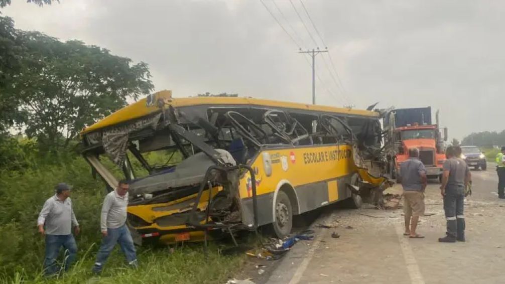 Tragedia en Ecuador: 16 muertos tras accidente de autobús