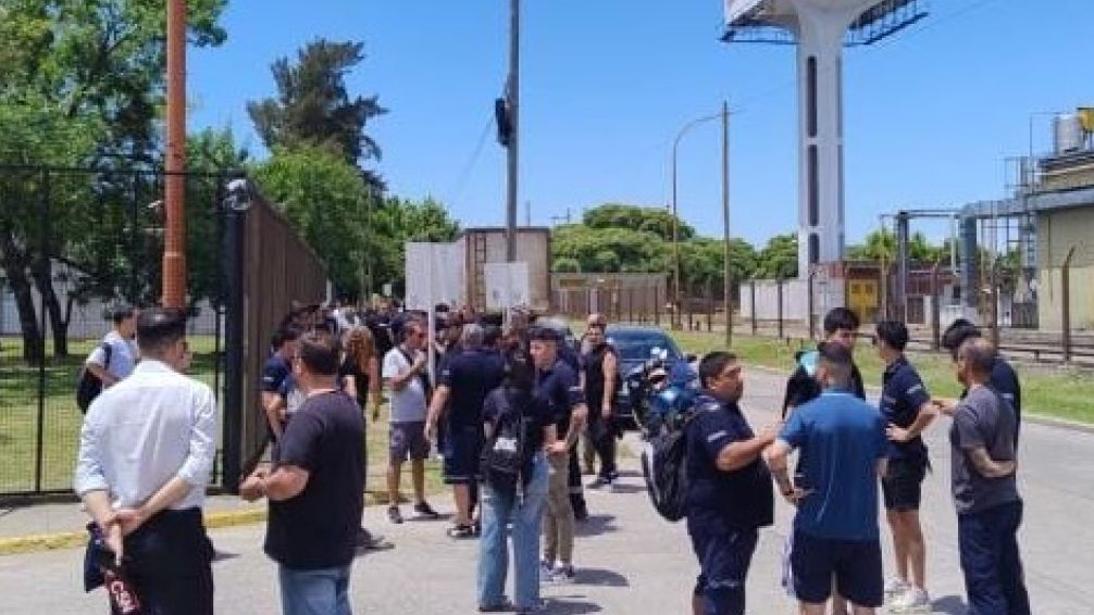 Escándalo: Avon cerró su planta en San Fernando y despidió a 300 trabajadores por teléfono