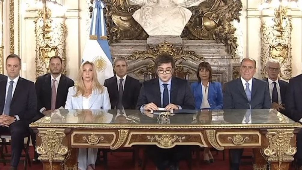 Rumbo al 2025: uno por uno, los anuncios y promesas de Milei tras su primer año de gestión